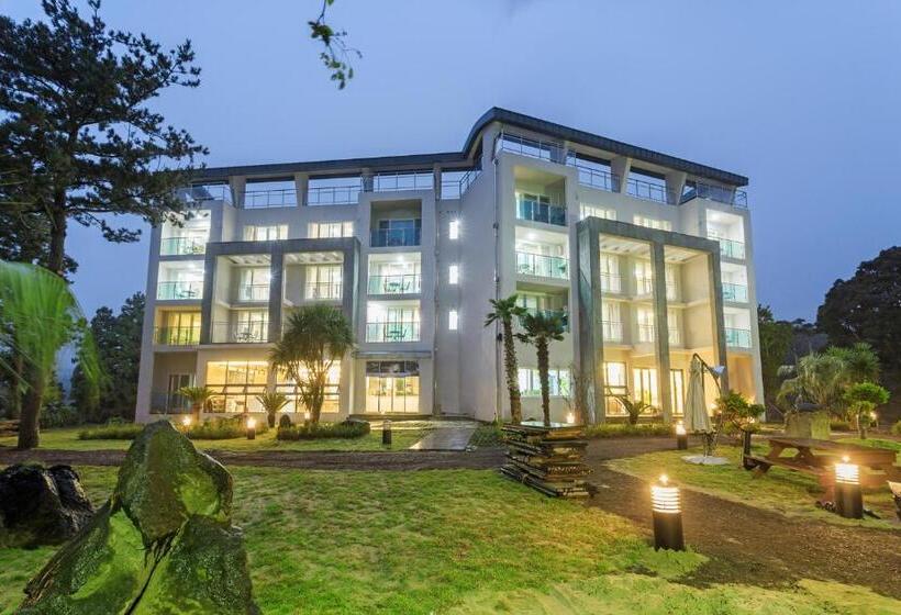 בית מלון כפרי Jeju M Resort