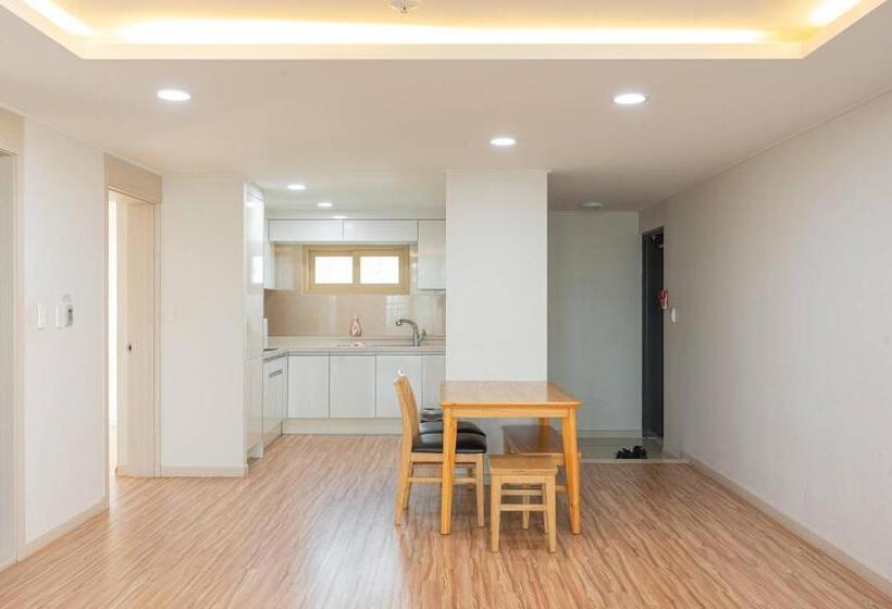 בית מלון כפרי Jeju M Resort