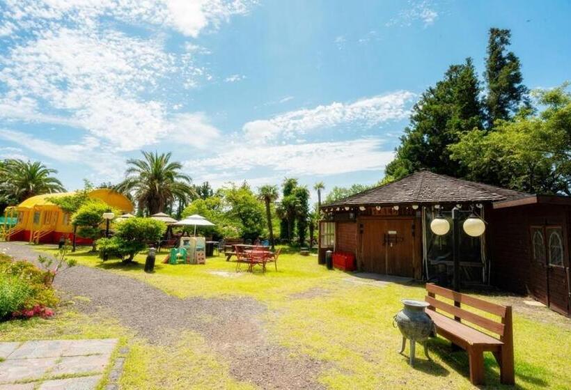 בית מלון כפרי Jeju M Resort