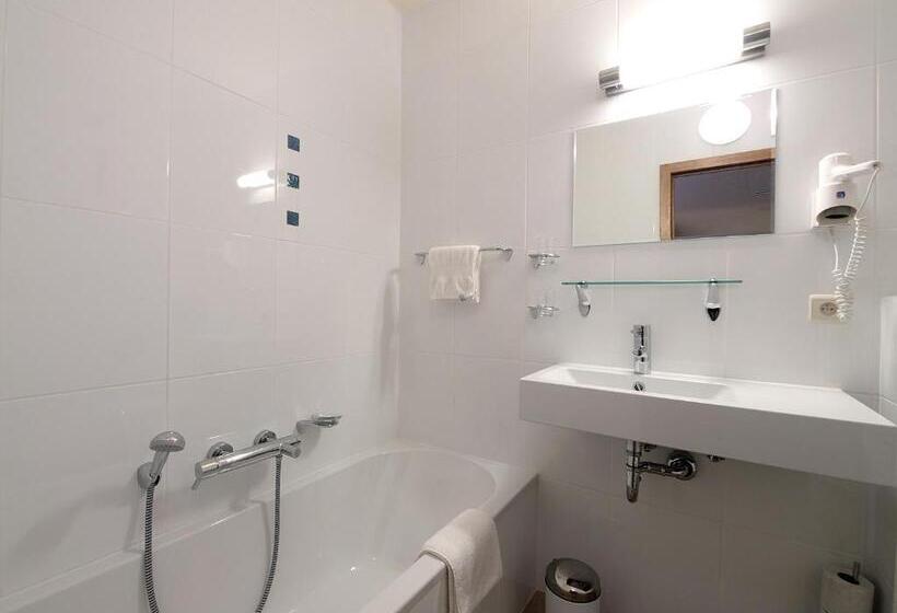 בית מלון כפרי Jose