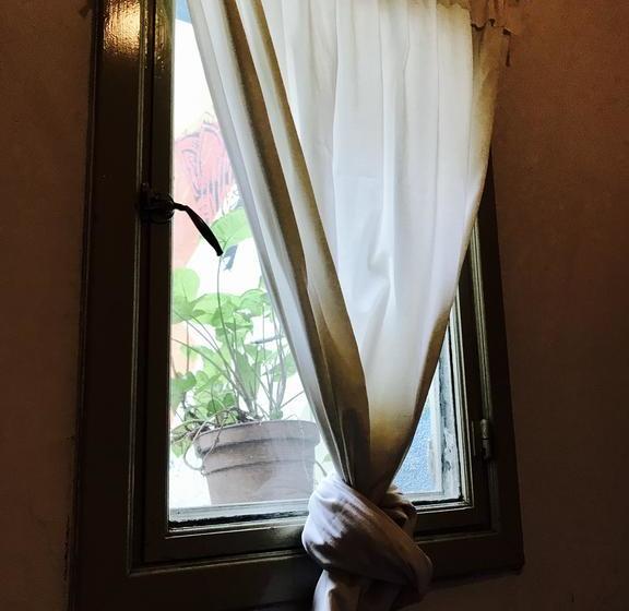 هتل Lacandona Hostel