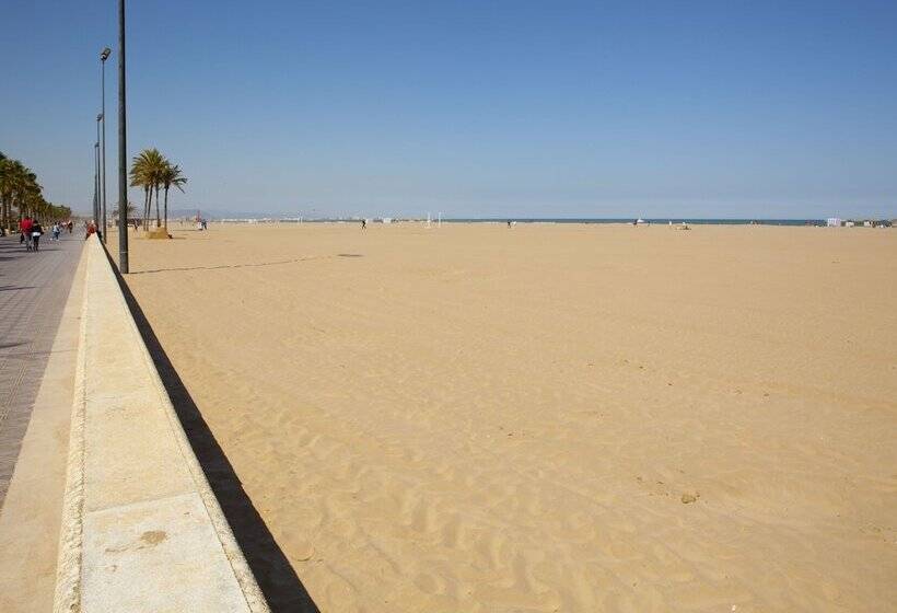 فندق Malvarrosa Beach Rooms