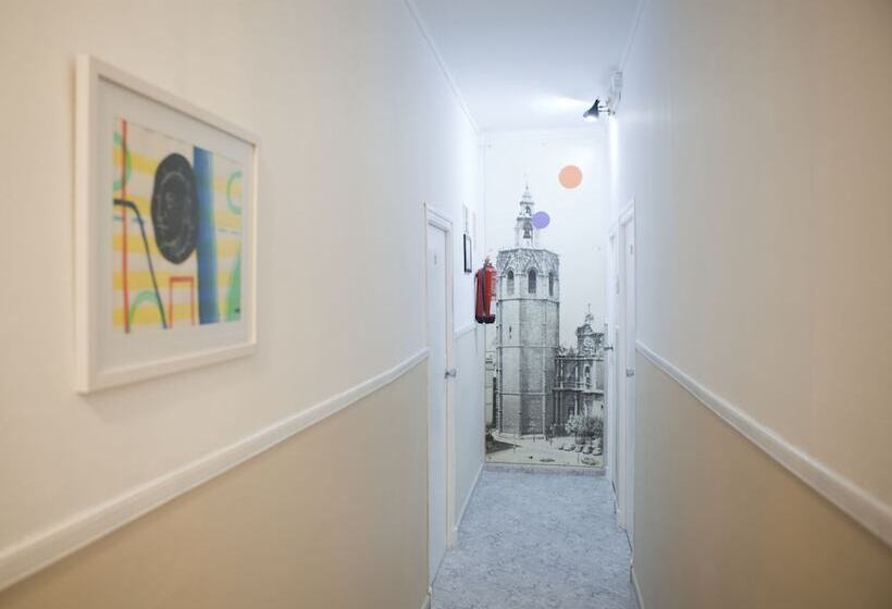 فندق Malvarrosa Beach Rooms