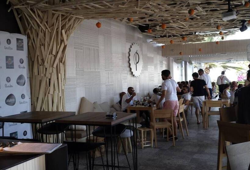 فندق Malvarrosa Beach Rooms