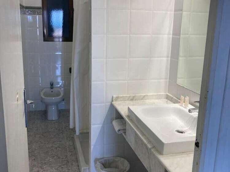 فندق Malvarrosa Beach Rooms