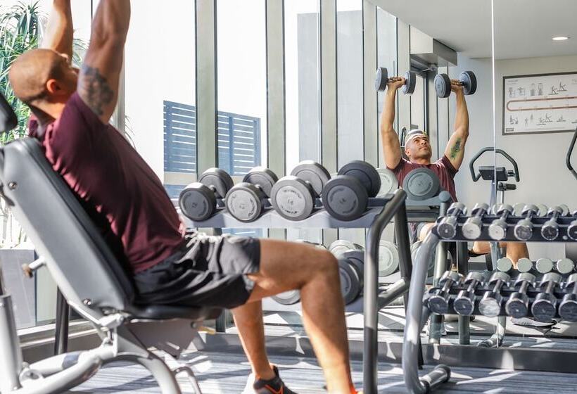 فندق Meriton Suites Chatswood