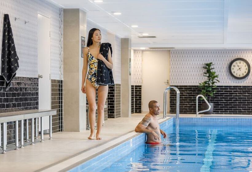 فندق Meriton Suites Chatswood