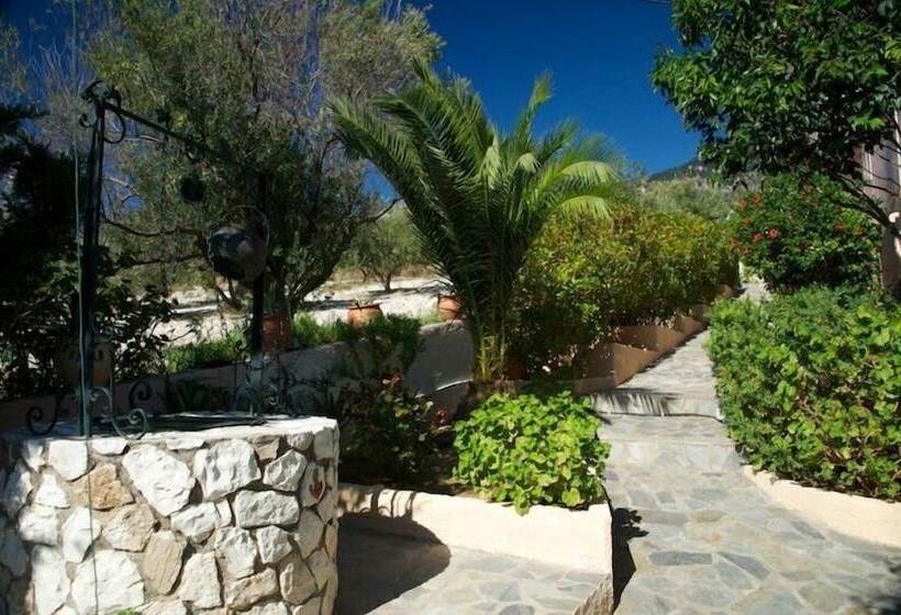 ホテル Nostos Studios & Apartments