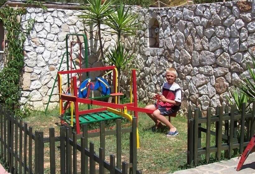 ホテル Nostos Studios & Apartments