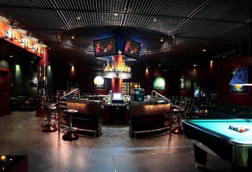 Queens Hotel Angeles City