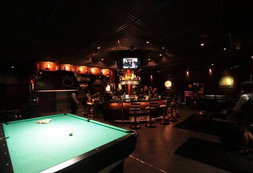 Queens Hotel Angeles City