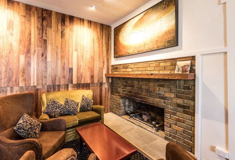 The Corner Hotel Alexandra