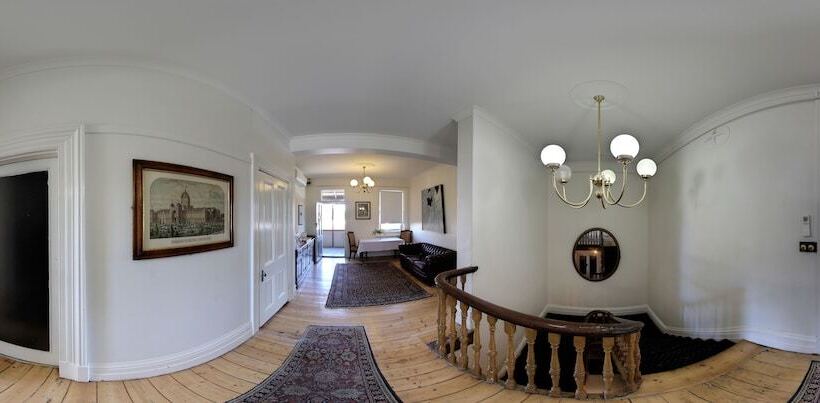 The Corner Hotel Alexandra