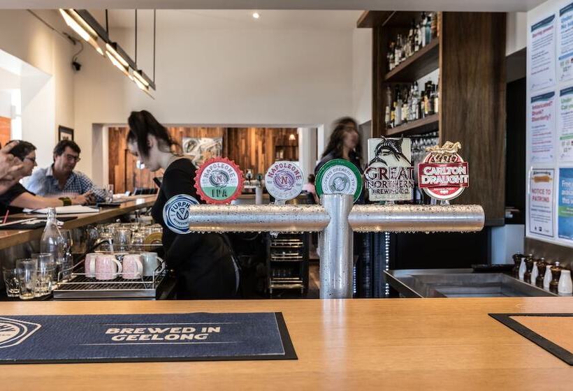 The Corner Hotel Alexandra