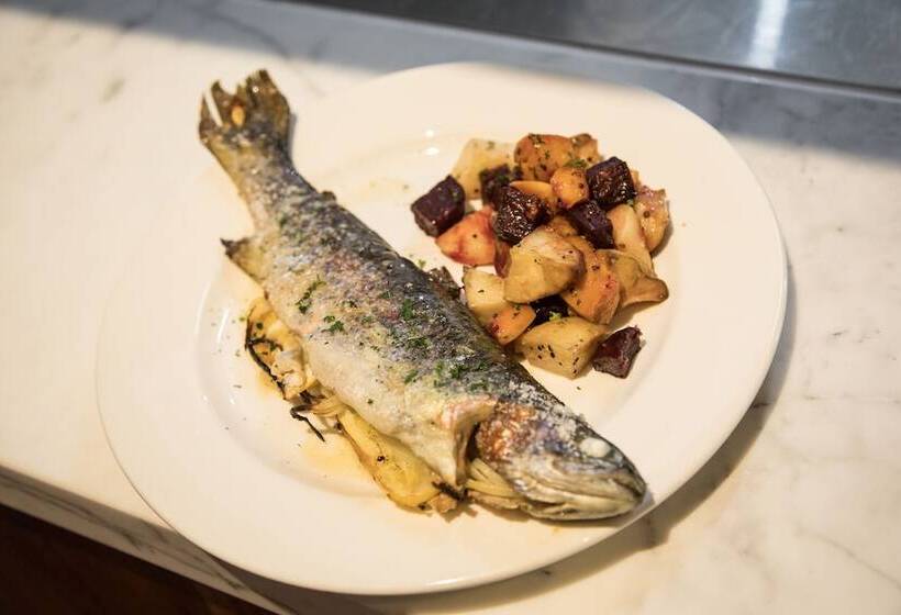 The Corner Hotel Alexandra