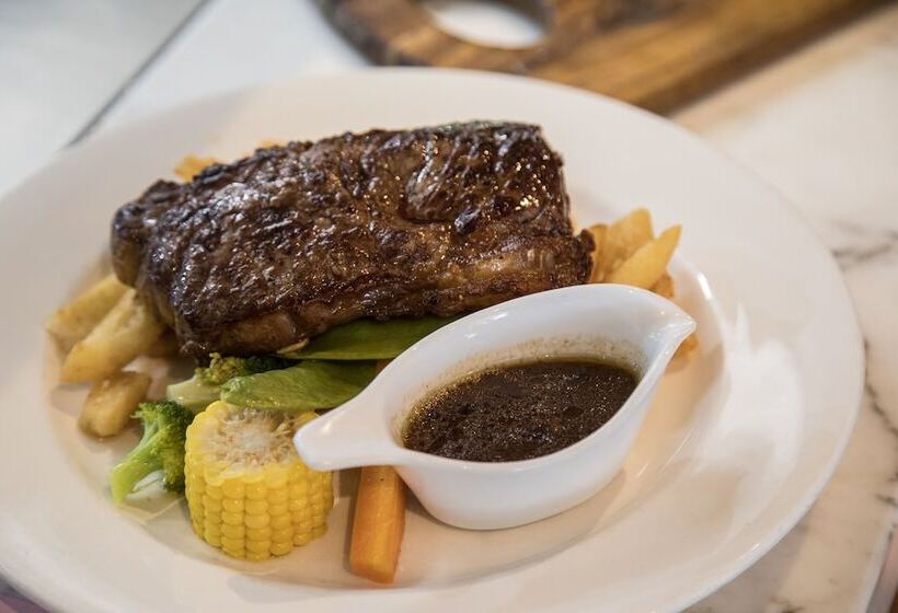 The Corner Hotel Alexandra