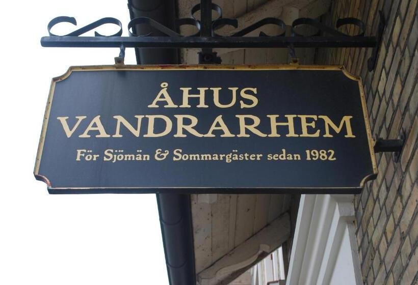 åhus B&b Och Vandrarhem