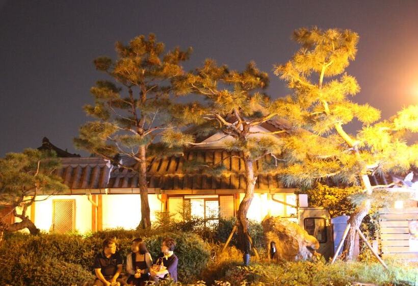 פנסיון Sungsim Hanok Guesthouse