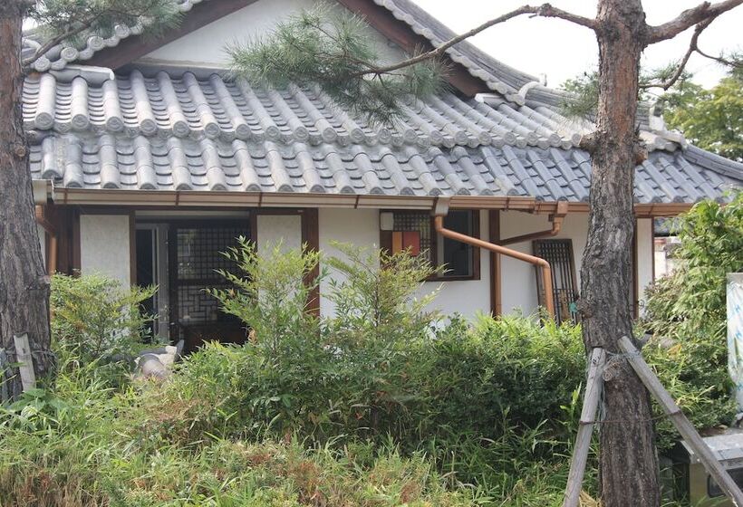 פנסיון Sungsim Hanok Guesthouse