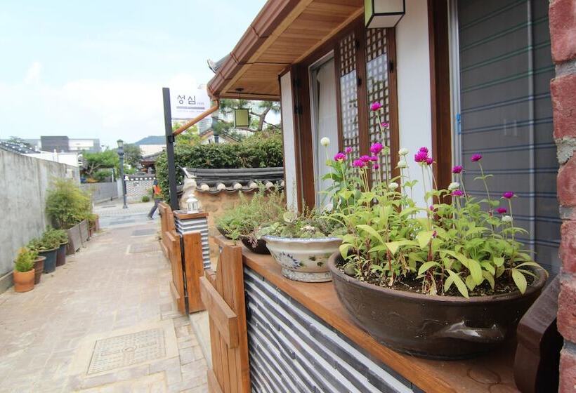 ペンション Sungsim Hanok Guesthouse