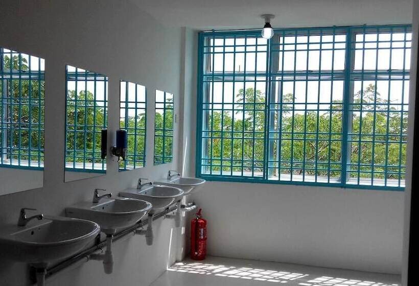 Roof Talk Theme Hostel