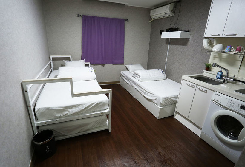 Star Hostel Myeongdong Family