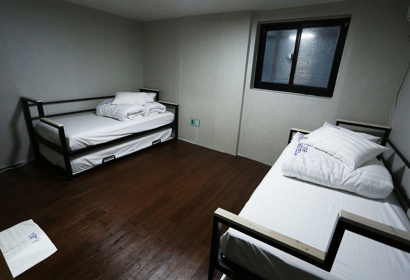 Star Hostel Myeongdong Family