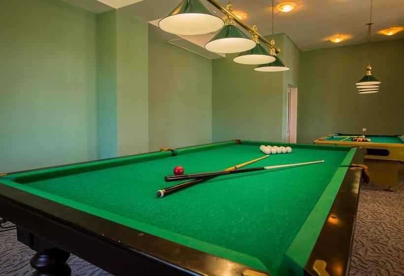 هتل Garden Hills 2