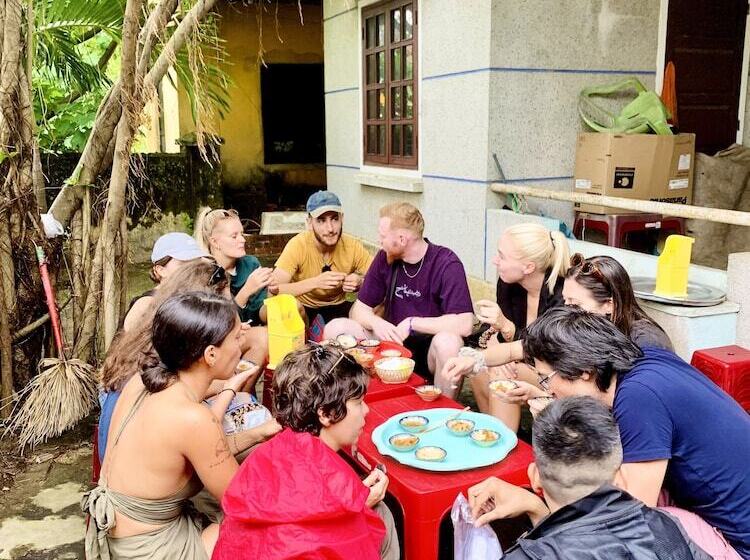 هاستل Okra Hoian