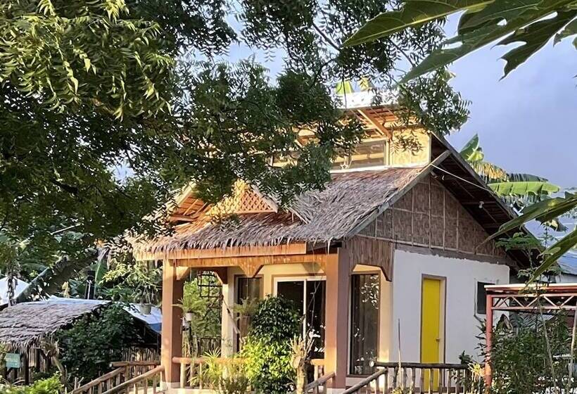 هاستل Boochee Beach