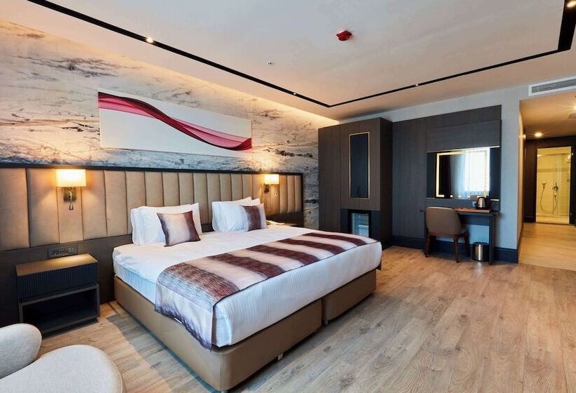 호텔 Ramada By Wyndham Istanbul Umraniye