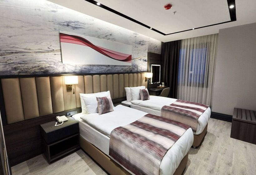 호텔 Ramada By Wyndham Istanbul Umraniye