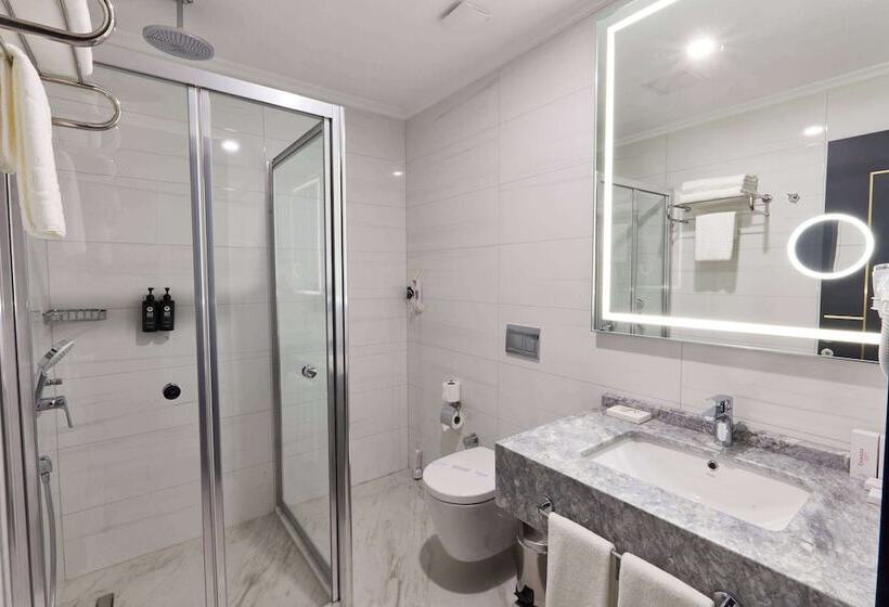 호텔 Ramada By Wyndham Istanbul Umraniye