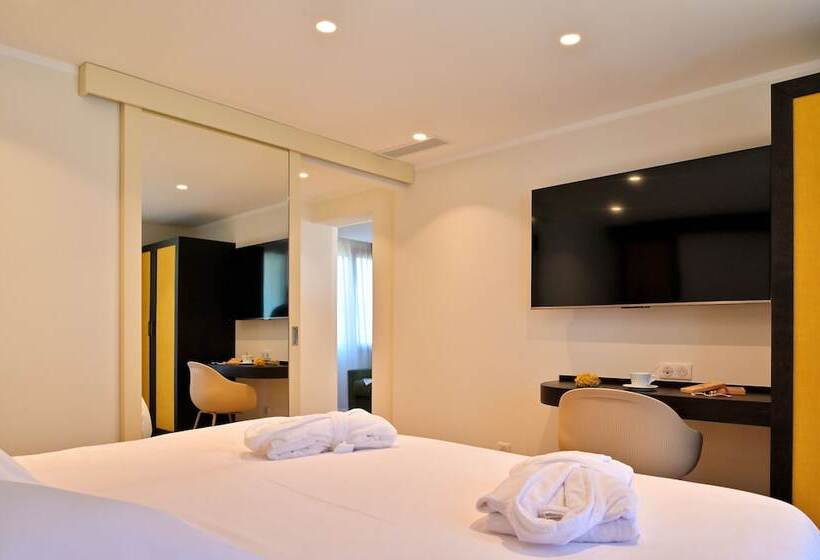 Отель Saint Roch