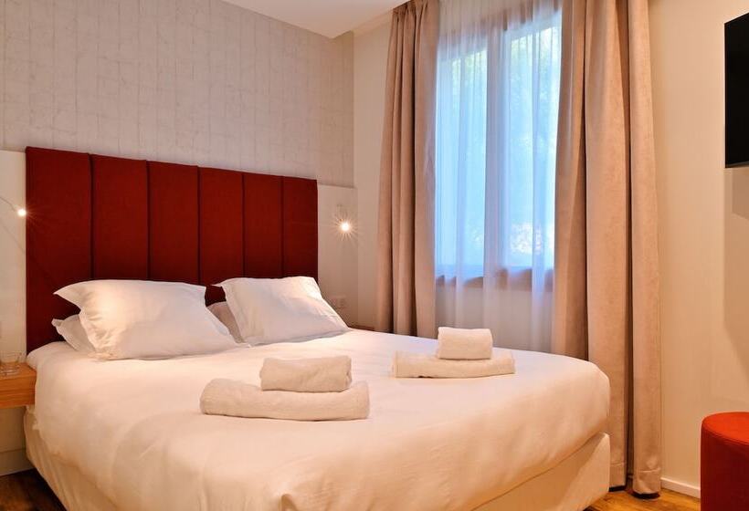 Отель Saint Roch