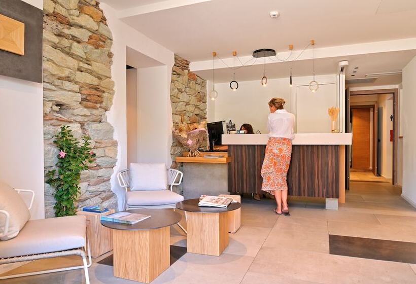 Отель Saint Roch