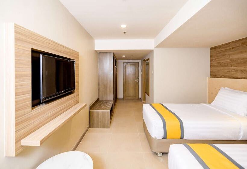 בית מלון כפרי Surestay Plus By Best Western Cebu City