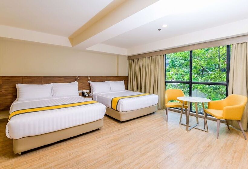 בית מלון כפרי Surestay Plus By Best Western Cebu City