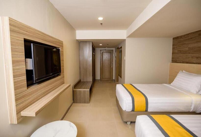 בית מלון כפרי Surestay Plus By Best Western Cebu City