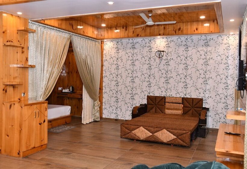 Отель The Crown