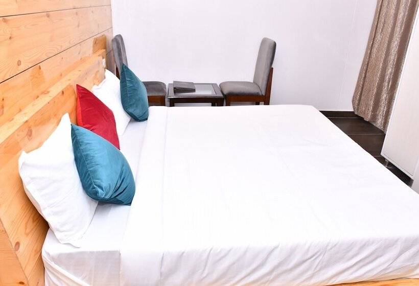 Отель The Crown