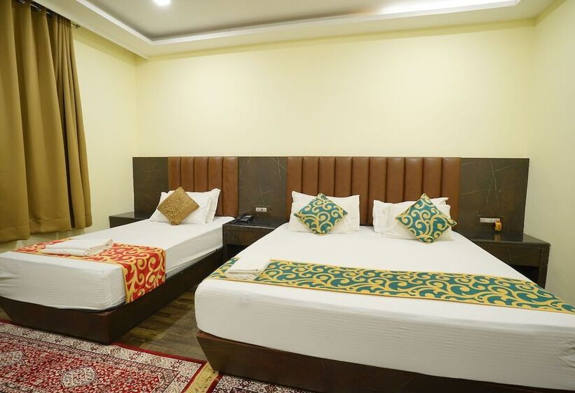 Отель Tourist Inn By Sagar