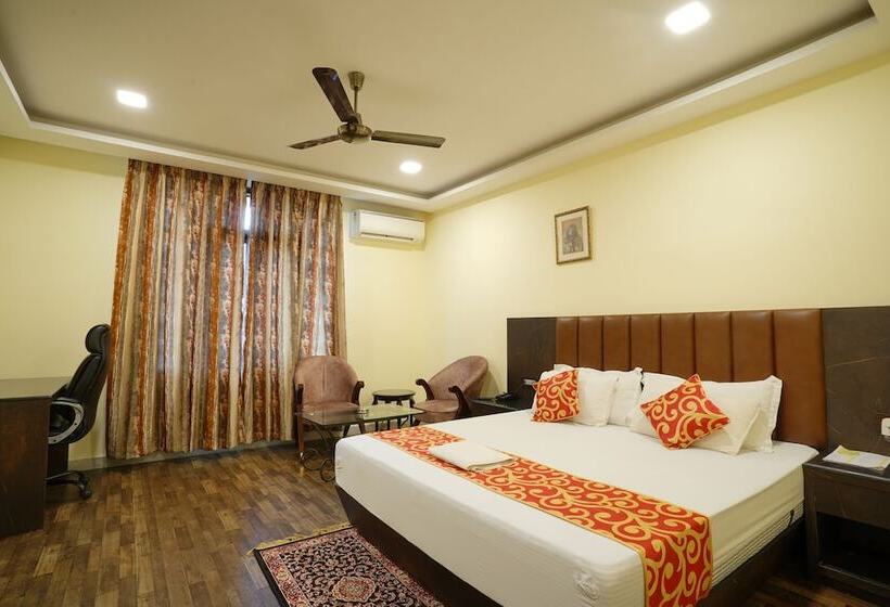 Отель Tourist Inn By Sagar