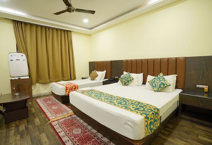 Отель Tourist Inn By Sagar