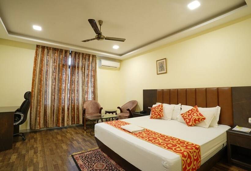 Отель Tourist Inn By Sagar