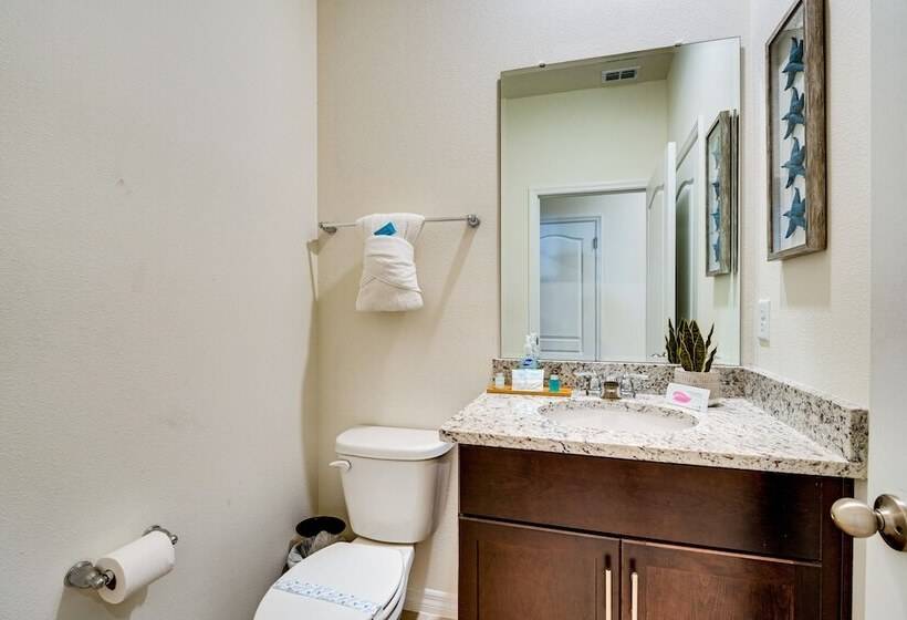 Resort Oasis W/ Game Room: 11 Mi To Disney!