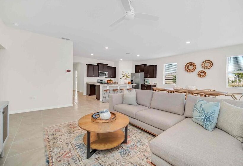 Resort Oasis W/ Game Room: 11 Mi To Disney!