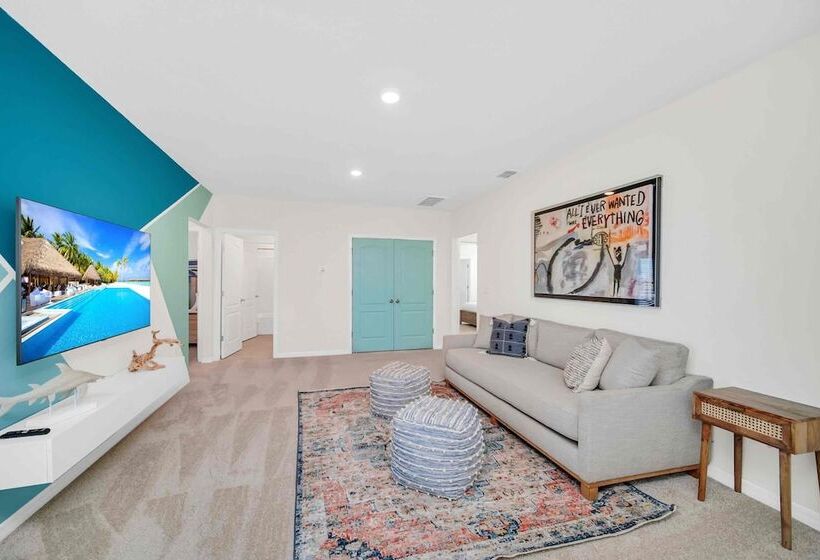 Resort Oasis W/ Game Room: 11 Mi To Disney!