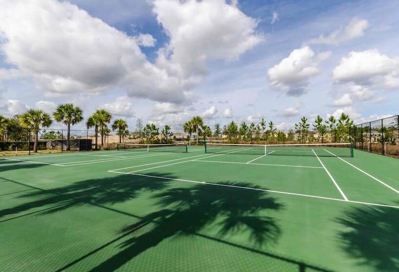 Resort Oasis W/ Game Room: 11 Mi To Disney!