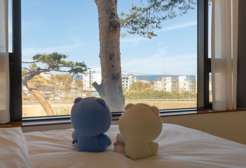 Gangneung Dangdangi Dog Pension Blue